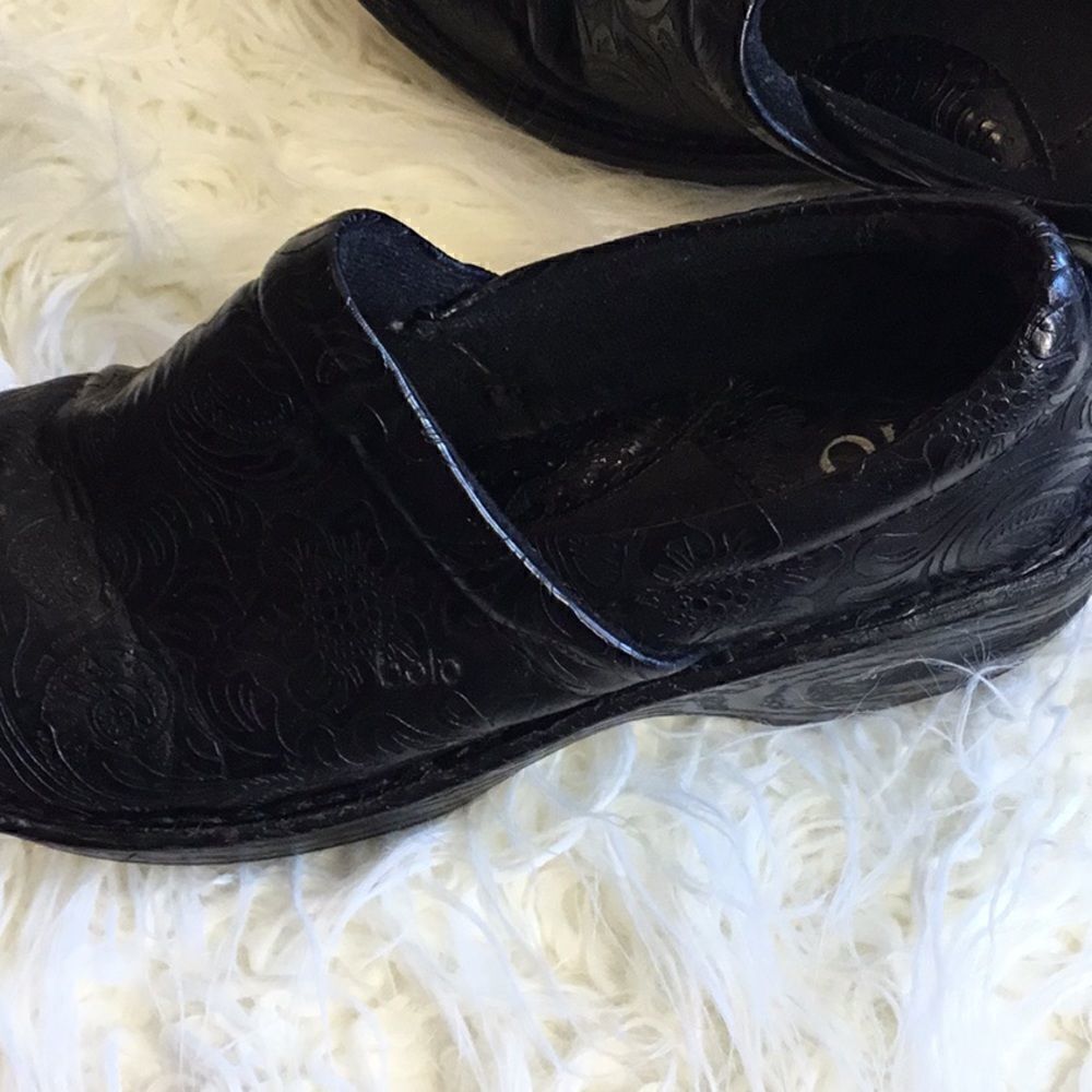 Black size 8 clogs by BOLO with tooled upper - Picture 7 of 12